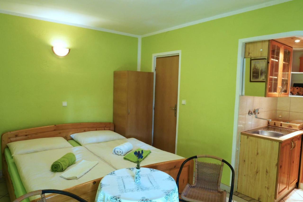Apartman Pri Zamocku Besenova Exterior photo